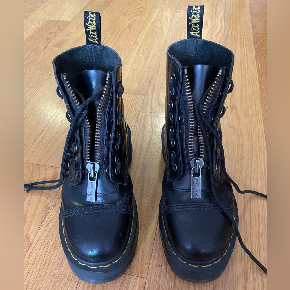 Black Dr Martens Sz 6.5